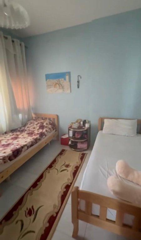 Tirane, jepet me qera apartament 3+1+Aneks+Ballkon Kati 5, 110 m² 550 € (Ali demi , prane sophie bar)