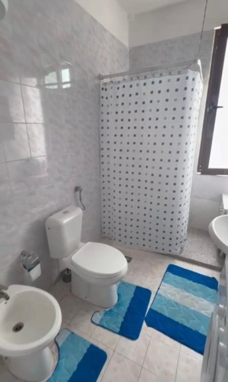Tirane, jepet me qera apartament 3+1+Aneks+Ballkon Kati 5, 110 m² 550 € (Ali demi , prane sophie bar)