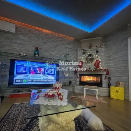 Tirane, shitet apartament 3+1 Kati 3, 128 m² 290.000 € (Rruga Robert Shvarc)