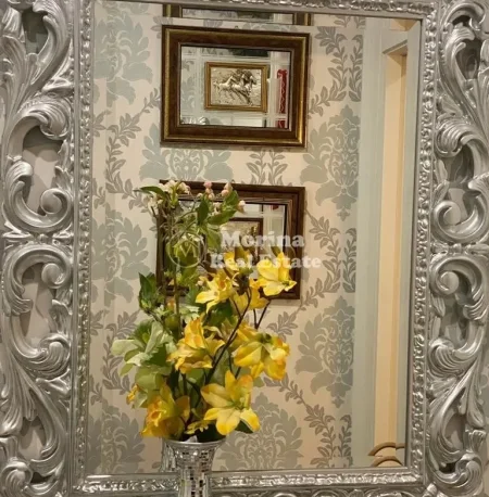 Tirane, shitet apartament 3+1 Kati 3, 128 m² 290.000 € (Rruga Robert Shvarc)