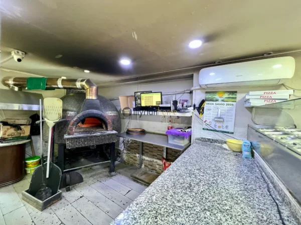 Tirane, njoftim Shitet Aktivitet Biznesi, “Xhamllik”, Tiranë 12.000 €