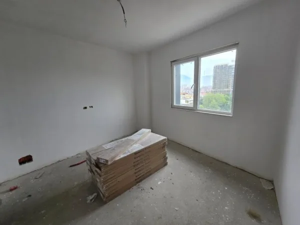 Tirane, shitet apartament 2+1+Ballkon Kati 8, 122 m² 189.000 € 