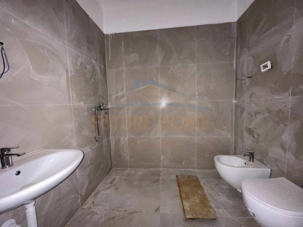 Tirane, jepet me qera apartament 2+1 Kati 5, 91 m² 350 € 