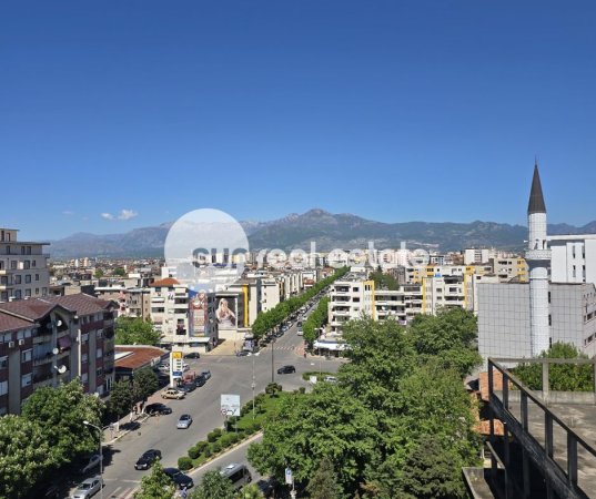 Shkoder, jepet me qera apartament 2+1+Ballkon Kati 7, 103 m² (XHABIJE)