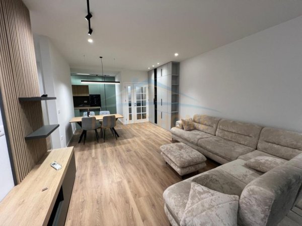 Tirane, shitet apartament 2+1 , 117 m² 265.000 € (Fusha së Aviacionit, Tiranë te kompleksi GBK)
