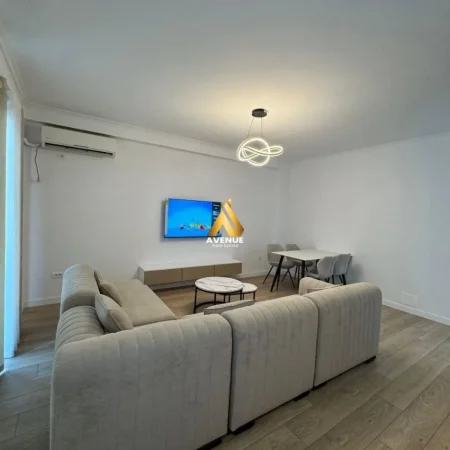 Tirane, jepet me qera apartament 2+1+Ballkon Kati 2, 85 m² 800 € (kodra e diellit 1)