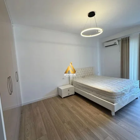 Tirane, jepet me qera apartament 2+1+Ballkon Kati 2, 85 m² 800 € (kodra e diellit 1)