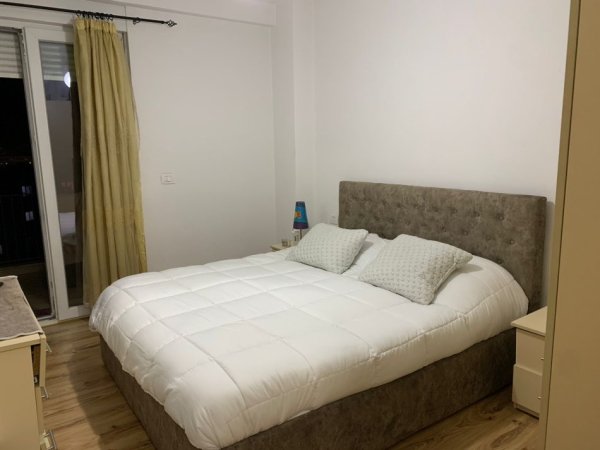 Tirane, jepet me qera apartament 1+1 Kati 4, 60 m² 450 € (qytet studenti)