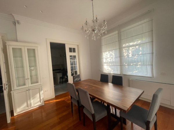 Tirane, jepet me qera Vile 3 Katshe , 335 m² 4.300 € (Rezidenca Rolling Hills,TEG)