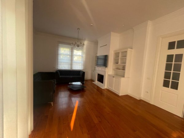 Tirane, jepet me qera Vile 3 Katshe , 335 m² 4.300 € (Rezidenca Rolling Hills,TEG)