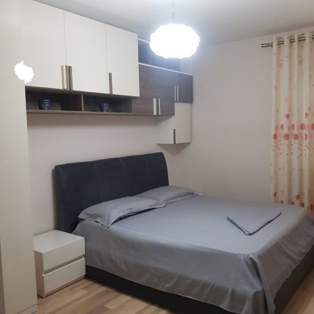 Tirane, jepet me qera apartament 2+1 Kati 2, 1.000 € 