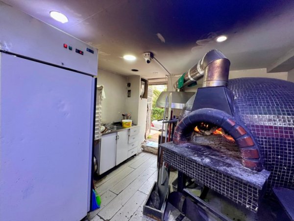 Shqiperi, jepet me qera bar-resorant Kati 0, 45 m² 12.000 € (Xhamllik)