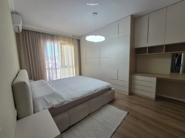 Tirane, jepet me qera apartament 2+1 Kati 4, 100 m² 650 € (astir)