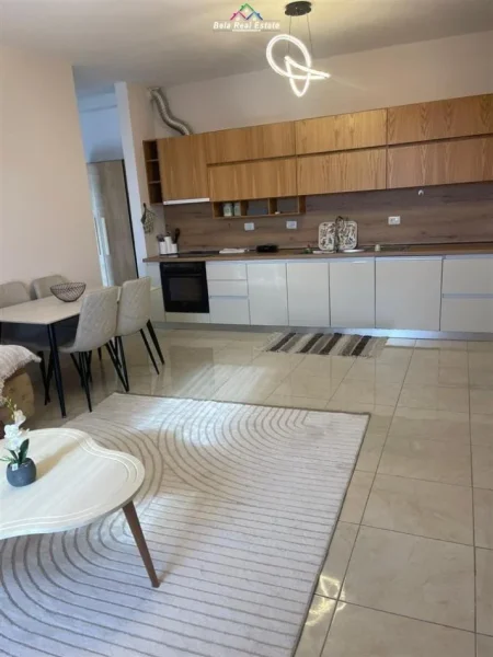 Tirane, jepet me qera apartament 2+1 Kati 8, 108 m² 450 € (kamez)