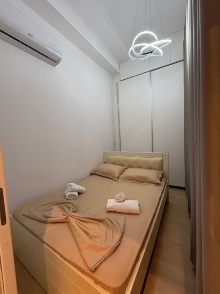 Tirane, jepet me qera apartament 1+1 Kati 1, 45 m² 500 € (21 dhjetori)