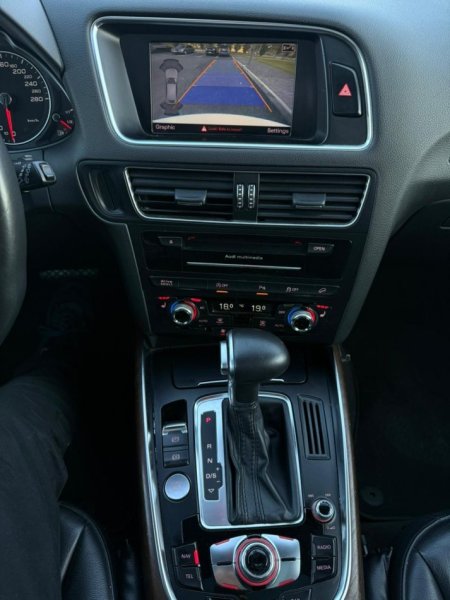 Tirane, shes makine Audi Q5 Nafte, e bardhë automatik Kondicioner 220.000 km 135.000 €