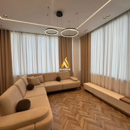 Tirane, jepet me qera apartament 1+1 Kati 1, 60 m² 800 € (kodra e diellit)