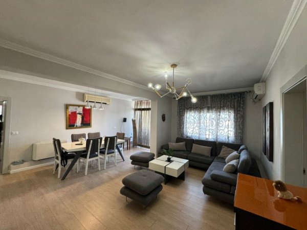 Tirane, jepet me qera apartament 3+1 Kati 6, 125 m² 1.100 € (Sulejman Pasha)