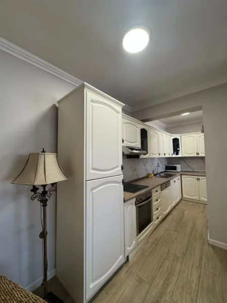 Tirane, jepet me qera apartament 3+1 Kati 6, 125 m² 1.100 € (Sulejman Pasha)