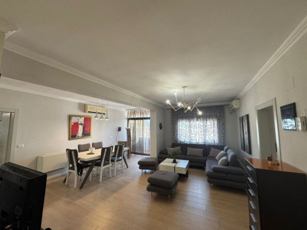 Tirane, jepet me qera apartament 3+1 Kati 6, 125 m² 1.100 € (Sulejman Pasha)