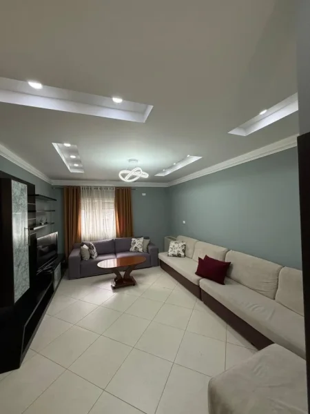 Jepet me Qera Apartament 2+1+2+ ne Astir, pranë Bar Oslo, Kati 6, 115 m² 600 €uro