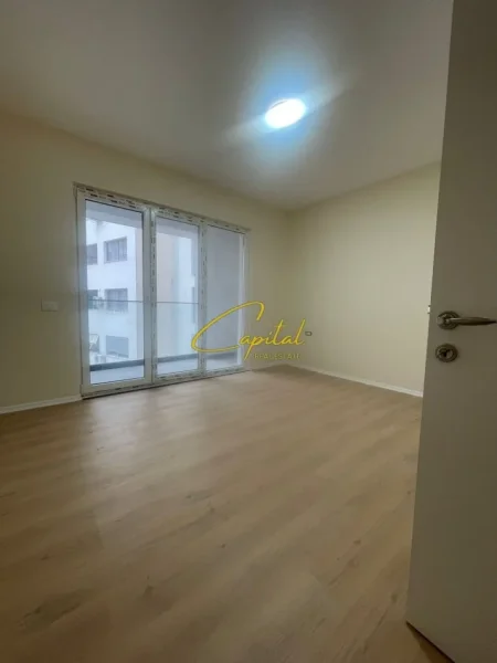 Tirane, jepet me qera zyre Kati 3, 100 m² 550 € (ASTIR)