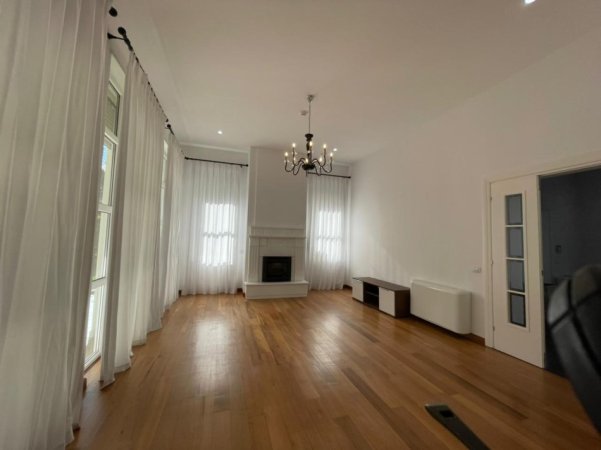 Tirane, jepet me qera Vile 3 Katshe , 330 m² 5.300 € (TEG)