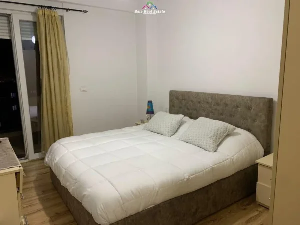 Tirane, jepet me qera apartament 1+1+Ballkon Kati 4, 60 m² 450 € (rruga arben broci)