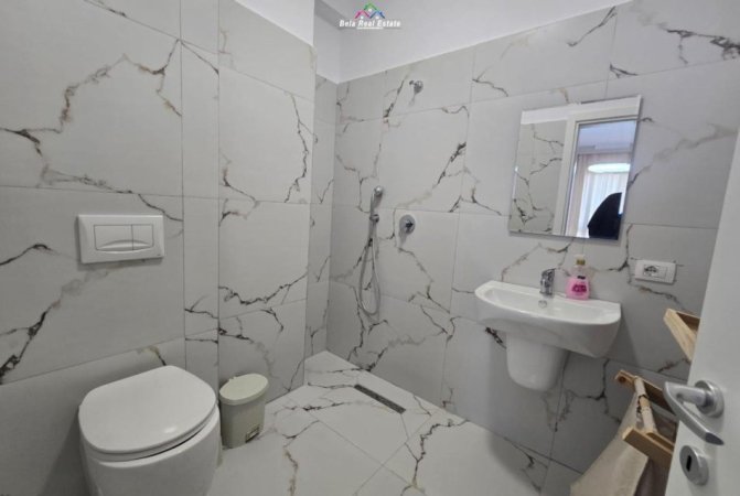 Tirane, jepet me qera apartament 2+1+Ballkon Kati 4, 100 m² 650 € (Astir)