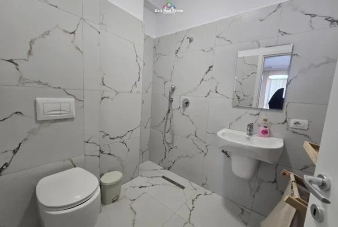 Tirane, jepet me qera apartament 2+1+Ballkon Kati 4, 100 m² 650 € (Astir)