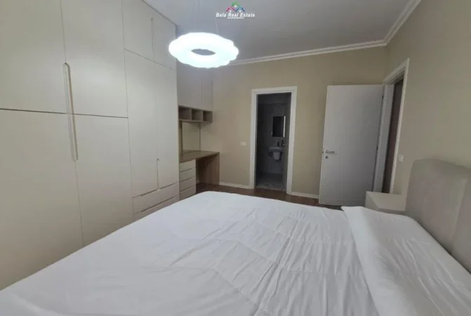 Tirane, jepet me qera apartament 2+1+Ballkon Kati 4, 100 m² 650 € (Astir)