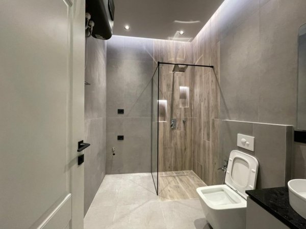 Tirane, jepet me qera apartament 1+1 Kati 3, 80 m² 800 € (Kodra e Diellit)