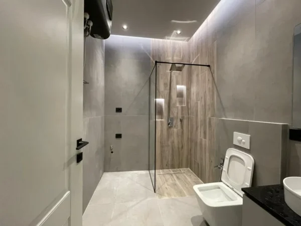 Tirane, jepet me qera apartament 1+1 Kati 3, 80 m² 800 € (Kodra e Diellit)