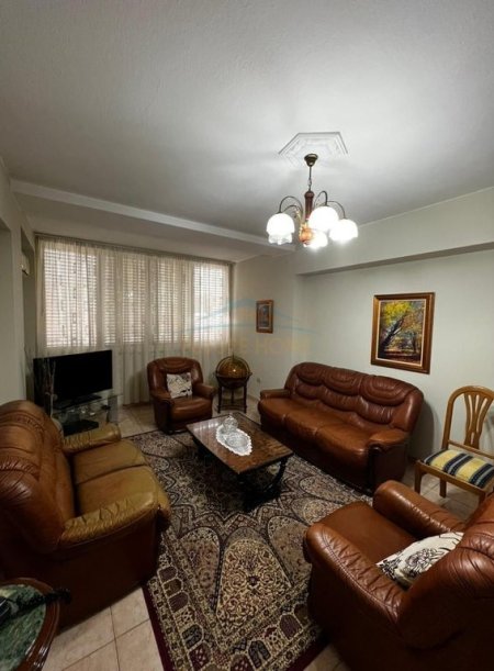 Tirane, jepet me qera apartament 2+1 Kati 4, 106 m² 800 € (Sheshi Willson)