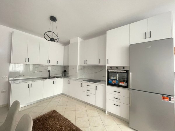 Tirane, jap me qera apartament 2+1 Kati 4, 100 m² 600 € 