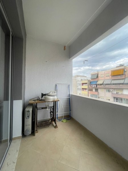 Tirane, jap me qera apartament 2+1 Kati 4, 100 m² 600 € 