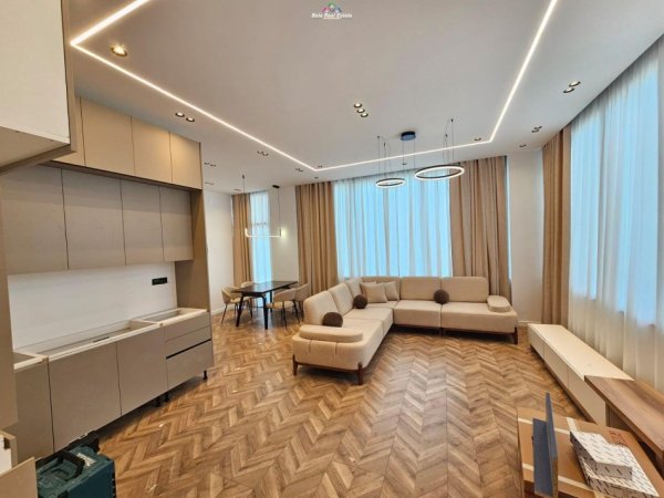 Tirane, jepet me qera apartament 1+1+Ballkon Kati 1, 70 m² 800 € (kodra e diellit)