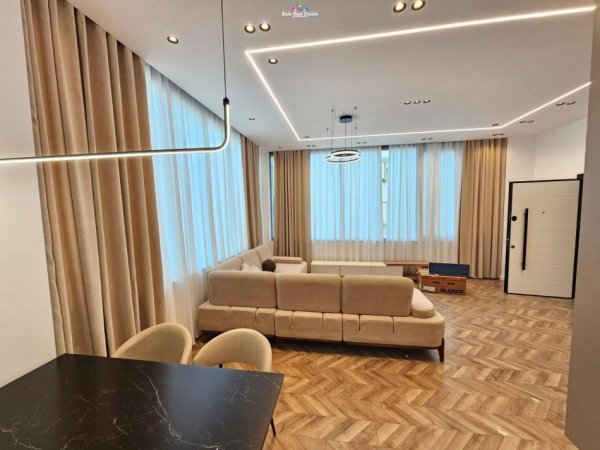 Tirane, jepet me qera apartament 1+1+Ballkon Kati 1, 70 m² 800 € (kodra e diellit)