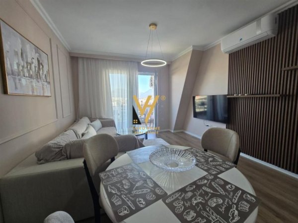 Tirane, jepet me qera apartament 2+1+Ballkon Kati 4, 105 m² 600 € (ASTIR)