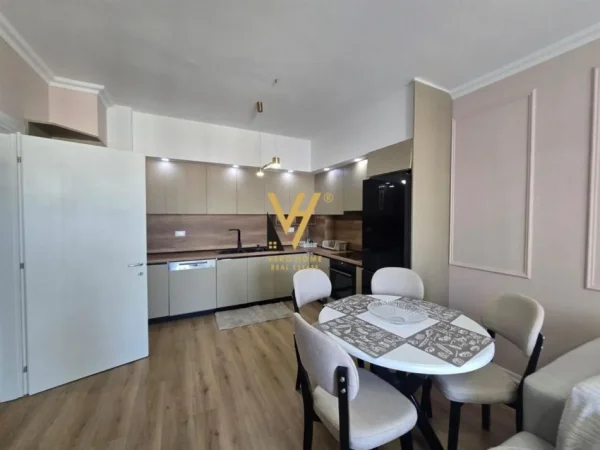 Tirane, jepet me qera apartament 2+1+Ballkon Kati 4, 105 m² 600 € (ASTIR)