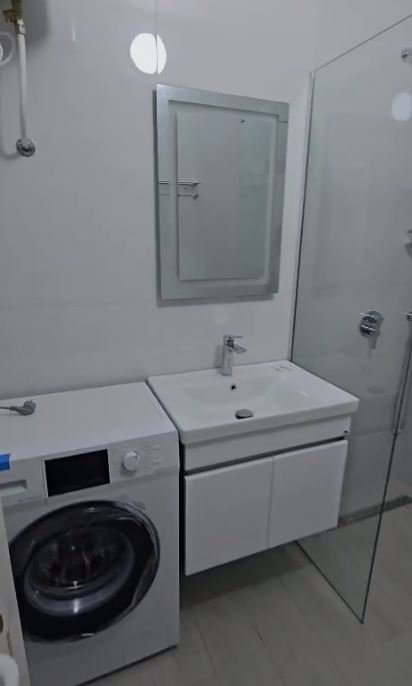 Jepet me Qera Garsoniere e Rikonstruktuar Ne Myslym Shyr, Kati 2, 20 m² 380 €URO