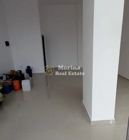 Tirane, jepet me qera ambjent biznesi Kati 1, 55 m² 250 € (Rruga Loni Ligori)