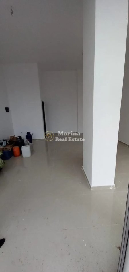 Tirane, jepet me qera ambjent biznesi Kati 1, 55 m² 250 € (Rruga Loni Ligori)
