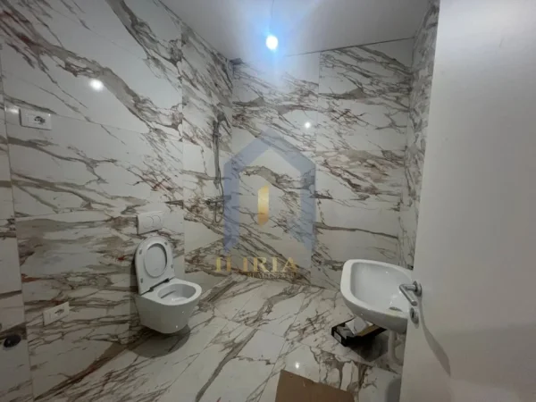 Tirane, shitet apartament 1+1+Ballkon Kati 3, 80 m² 236.000 € (Rruga E Kavajes GALERIA ROMA)