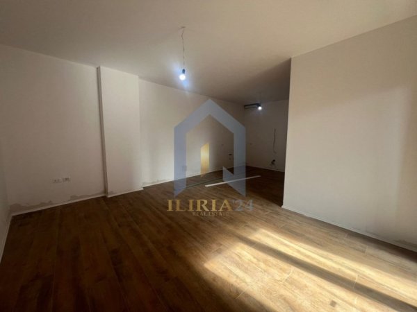 Tirane, shitet apartament 1+1+Ballkon Kati 3, 80 m² 236.000 € (Rruga E Kavajes GALERIA ROMA)