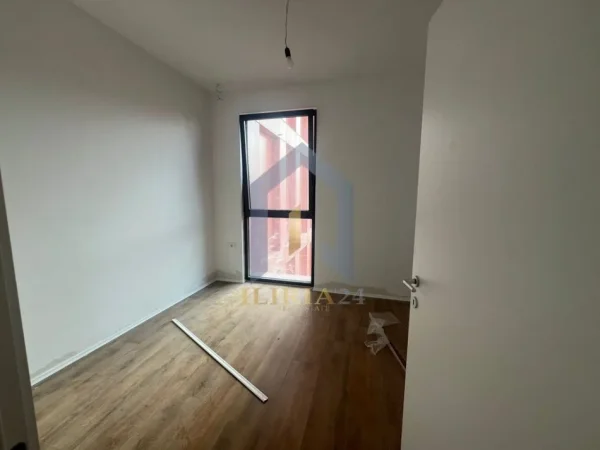 Tirane, shitet apartament 1+1+Ballkon Kati 3, 80 m² 236.000 € (Rruga E Kavajes GALERIA ROMA)