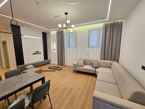 Tirane, jepet me qera apartament 1+1+Ballkon Kati 1, 70 m² 800 € (kodra e diellit)