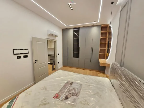 Tirane, jepet me qera apartament 1+1+Ballkon Kati 1, 70 m² 800 € (kodra e diellit)