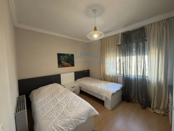 Tirane, jepet me qera apartament 3+1+Aneks+Ballkon Kati 6, 125 m² 1.100 € (Rruga Sulejman Pasha)