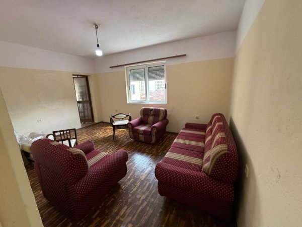 Tirane, shitet apartament 2+1 Kati 4, 72 m² 125.000 € (SHKOLLA E KUQE)